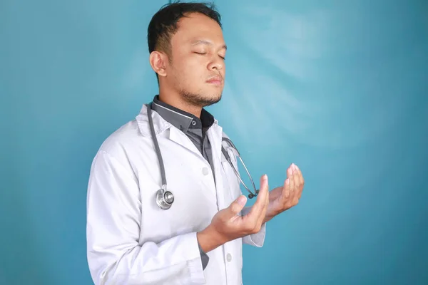 Portrait Young Asian Male Doctor Praying God — Stock Photo, Image