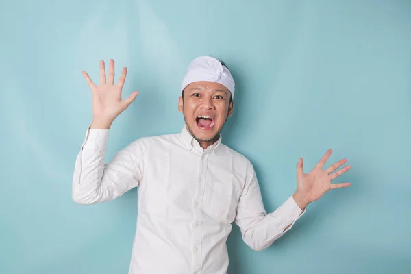 Surprised Balinese Man Wearing Udeng Traditional Headband White Shirt Isolated — Stok Foto