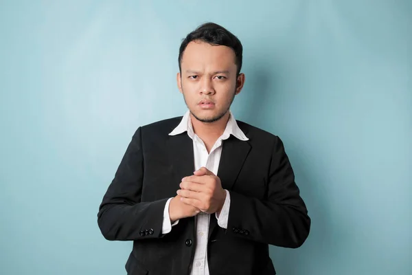 Portrait Young Asian Businessman Looks Angry Holding His Fist Ready — Stockfoto