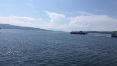 Feribot Ketapang limanından geçerken hava görüntüsü. Banyuwangi 'den Gilimanuk Bali Endonezya' ya.