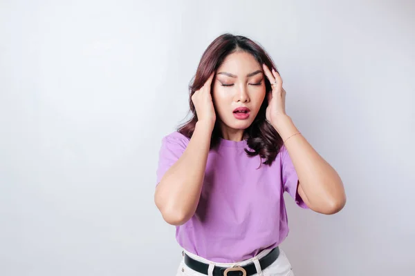 Portret Van Jonge Aziatische Vrouw Geïsoleerd Door Witte Achtergrond Gevoel — Stockfoto