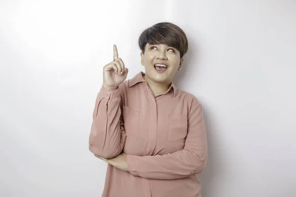 Emocionado Mujer Asiática Con Camisa Rosa Apuntando Espacio Copia Revés —  Fotos de Stock