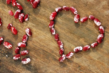 Kırmızı ve beyaz fasulye yürekten