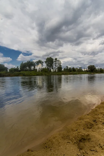 Riva del fiume — Foto Stock