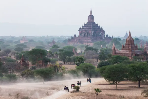 Antiguo templo en Bagan, Myanmar — Foto de Stock