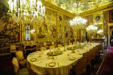 The architects Carlo and Amadeo di Castelmonte in the late Baroque style built the Palace of the Kings of Savoy in 1646-1660. Later, Palazzo Reale was partially rebuilt by Filippo Juvarra.    