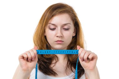 Kız ona ellerine metre ile