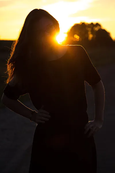 Beautiful teenager girl in the light of sun — Stock Photo, Image