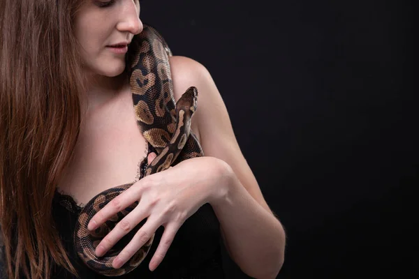 Photo of tender woman with snake on shoulder — Stock Photo, Image