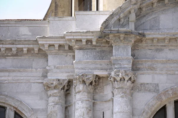 Sfondo Architettura Antica Vecchia Parete Con Colonne Dettagli Decorazione Monumento — Foto Stock