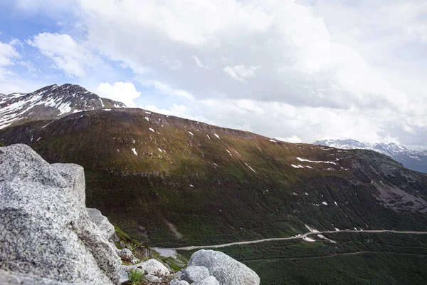 Indah Alpen Lansekap Dengan Pemandangan Gunung Lulus Musim Panas Pegunungan — Stok Foto