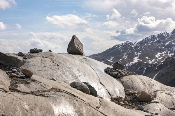 Pemandangan Minimal Pegunungan Alpen Medan Pedalaman Pegunungan Tinggi Batu Berdiri — Stok Foto
