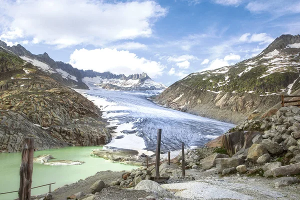 Pemandangan Indah Rhone Glacier Alpen Swiss Dengan Danau Pemandangan Pegunungan — Stok Foto