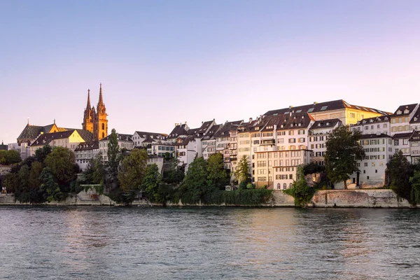 Cityscape Της Βασιλείας Στην Ελβετία Από Τον Ποταμό Ρήνο Άποψη — Φωτογραφία Αρχείου