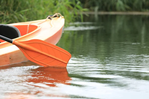 Kayak Oar Reflect Water Surface Close River Kayaking Summer Day —  Fotos de Stock