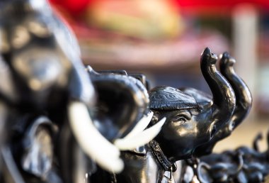 siyah fil heykelcikleri başkanları