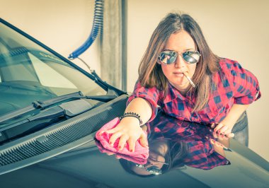 temizlik arabası carwash, genç güzel kadın