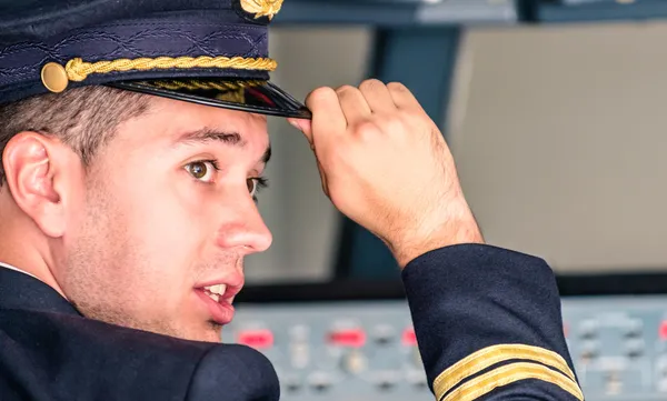 Jeune pilote prêt pour le décollage — Photo