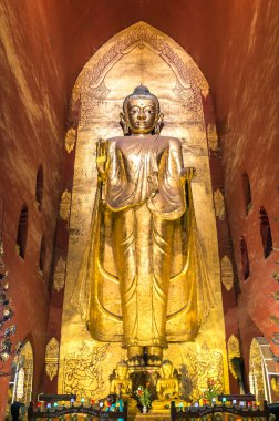 Buda heykeli ananda tapınak - bagan myanmar