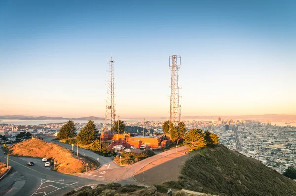 San francisco panoramę z twin peaks przed zachodem słońca — Zdjęcie stockowe