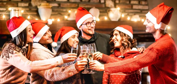 Young Friends Santa Hats Celebrating Christmas Champagne Wine Toast Home — Stock Photo, Image