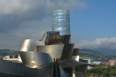 Guggenheim Müzesi bilbao ve iberdrola Kulesi