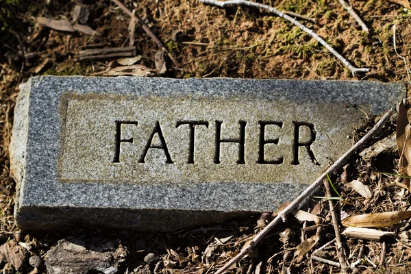 Otec žulový náhrobek značka — Stock fotografie