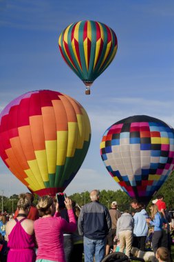 színes hot air balloon emelje le 2