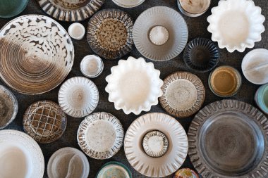 El yapımı seramik sofra.