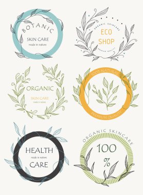 Çiçekli markalar ve logo tasarım vektör koleksiyonu. Organik temalı çerçeveler.