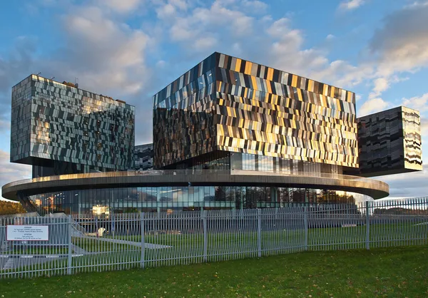 Moscow, building innovation center "Skolkovo" in the rays of the setting sun — Stock Photo, Image