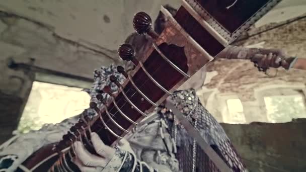 Doğulu Dansçılar Tanrıçalar Tapınakta Dans Eder Uzaylı Müzisyen — Stok video