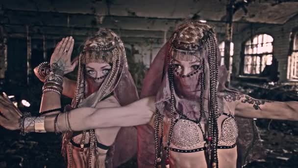 Orientaliska Dansare Gudinnor Dansar Templet — Stockvideo
