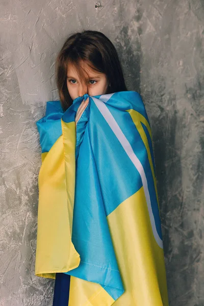 Украинская Девушка Одетая Цвет Флага Своей Страны Патриоты Своей Страны — стоковое фото