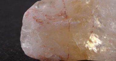 Mineral sitrin. Yakın çekim taş dokusu.