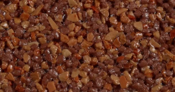 Close-up textuur van fijne marmeren chips. Amber kleur. — Stockvideo