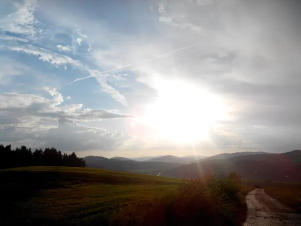 Güneş, bulutların