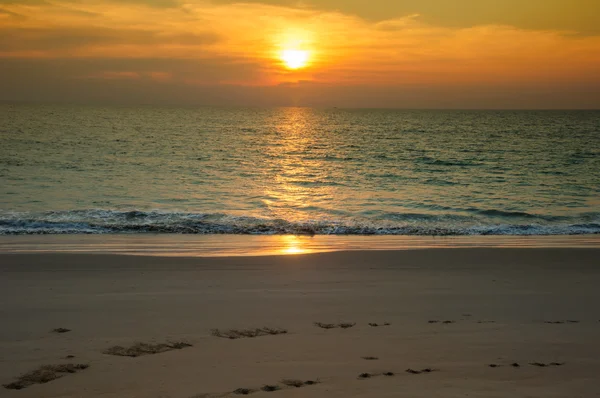 日落和海滩 — 图库照片