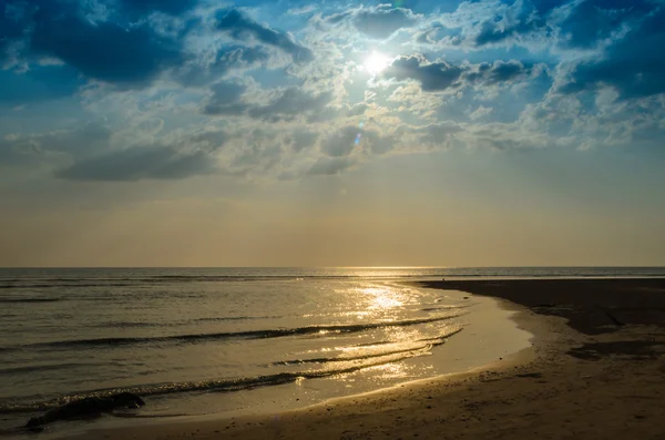 Sunset. blue sky and clouds — Stock Photo, Image