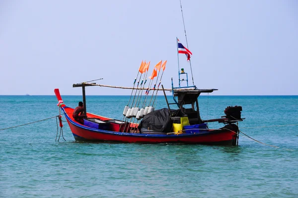 Barcos de pesca no mar. Tailândia — Fotografia de Stock