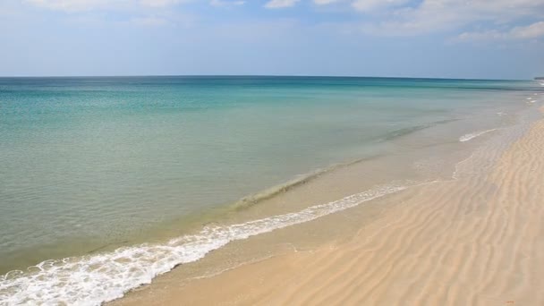 Praia e mar tropical — Vídeo de Stock