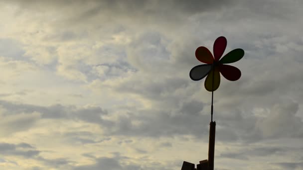 Les éoliennes à la plage — Video