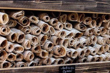 Ermeni ekmeği, kuru lavaş. Ermeni lahanası, hash için kurutulmuş..