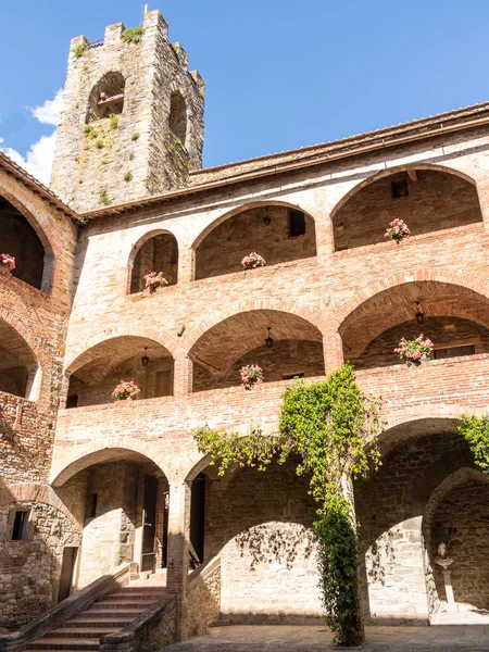 Torre e Arcos do Castelo — Fotografia de Stock