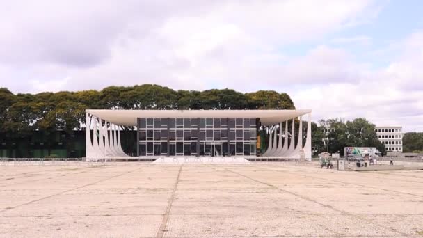 ブラジルで最も高い裁判所である連邦最高裁判所のファサードは ブラジリア市に位置していた オスカー ニーマイヤーによる建築プロジェクト ブラジル連邦管区 ブラジル 2021年12月5日 — ストック動画