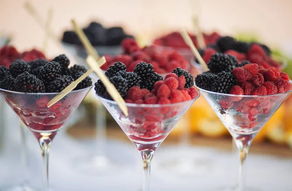 Braambessen Bosbessen Glas Catering Het Huwelijk Bruiloft Banket Tafel Zoete Stockfoto