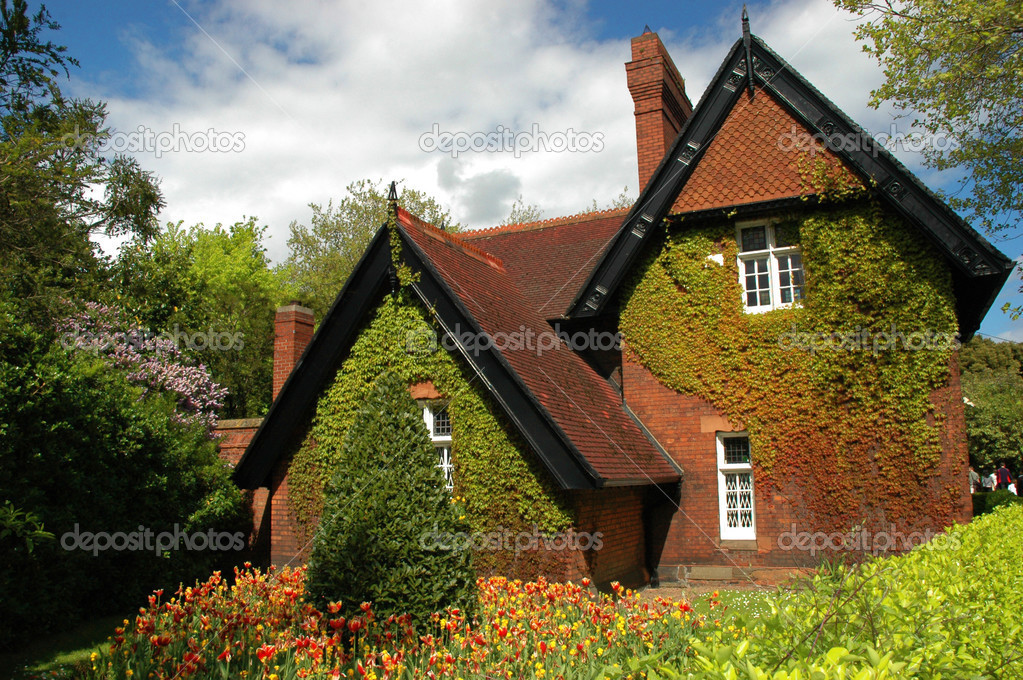 House in St. Stephen's Green park, Dublin ⬇ Stock Photo, Image by