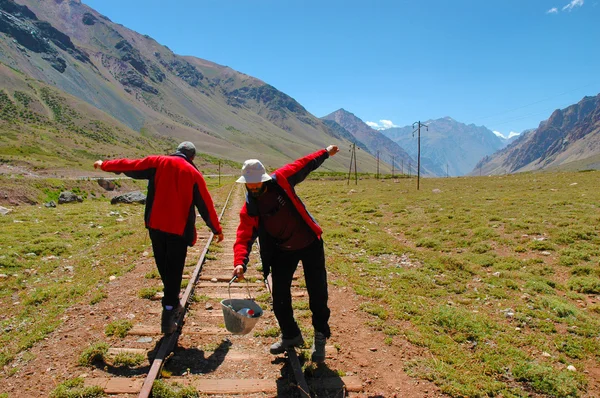 Hikers on their way to Aconcagua — Stock Photo, Image