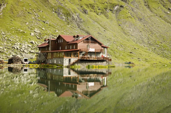 Balea lake panorama, Făgăraş bergen, Rumänien — Stockfoto