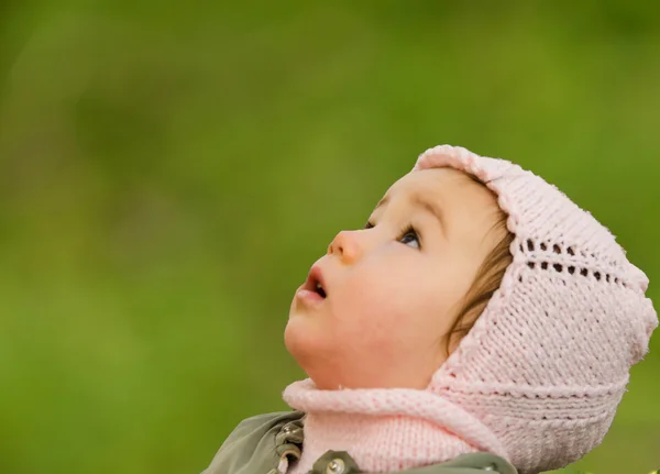 Pequeña niña curiosa — Foto de Stock